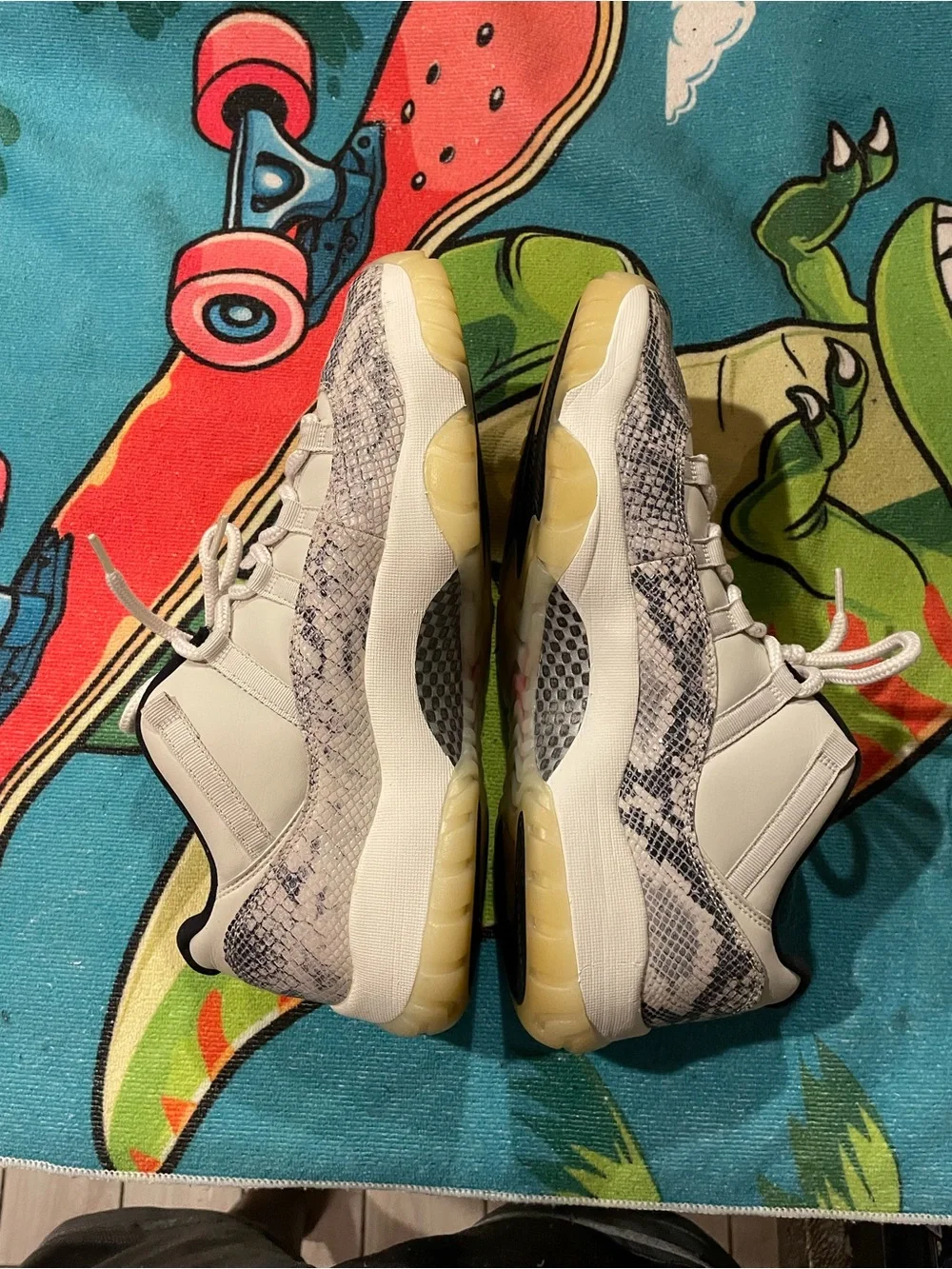 Jordan 11 low IE Snake Skin